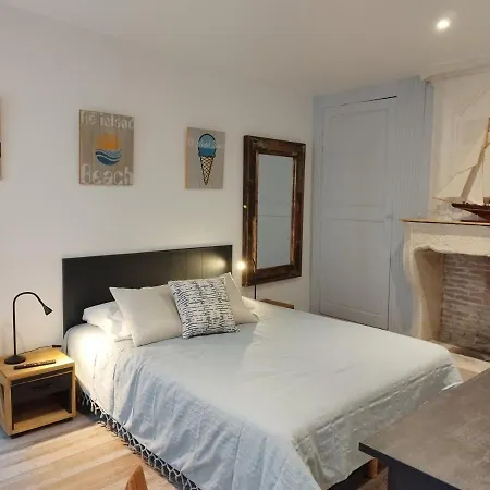 Le St Louis Chambre Amenagee Avec Cuisine N°4 La Rochelle  Exterior photo